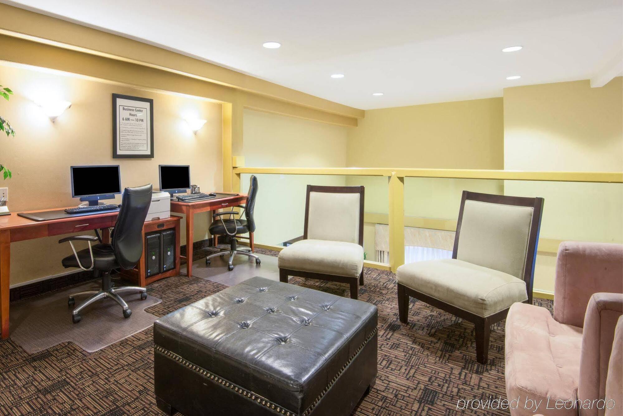Holiday Inn Express Prescott By Ihg Zewnętrze zdjęcie